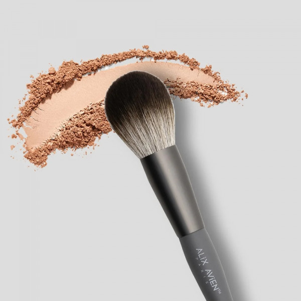 ALIX AVIEN POWDER BRUSH